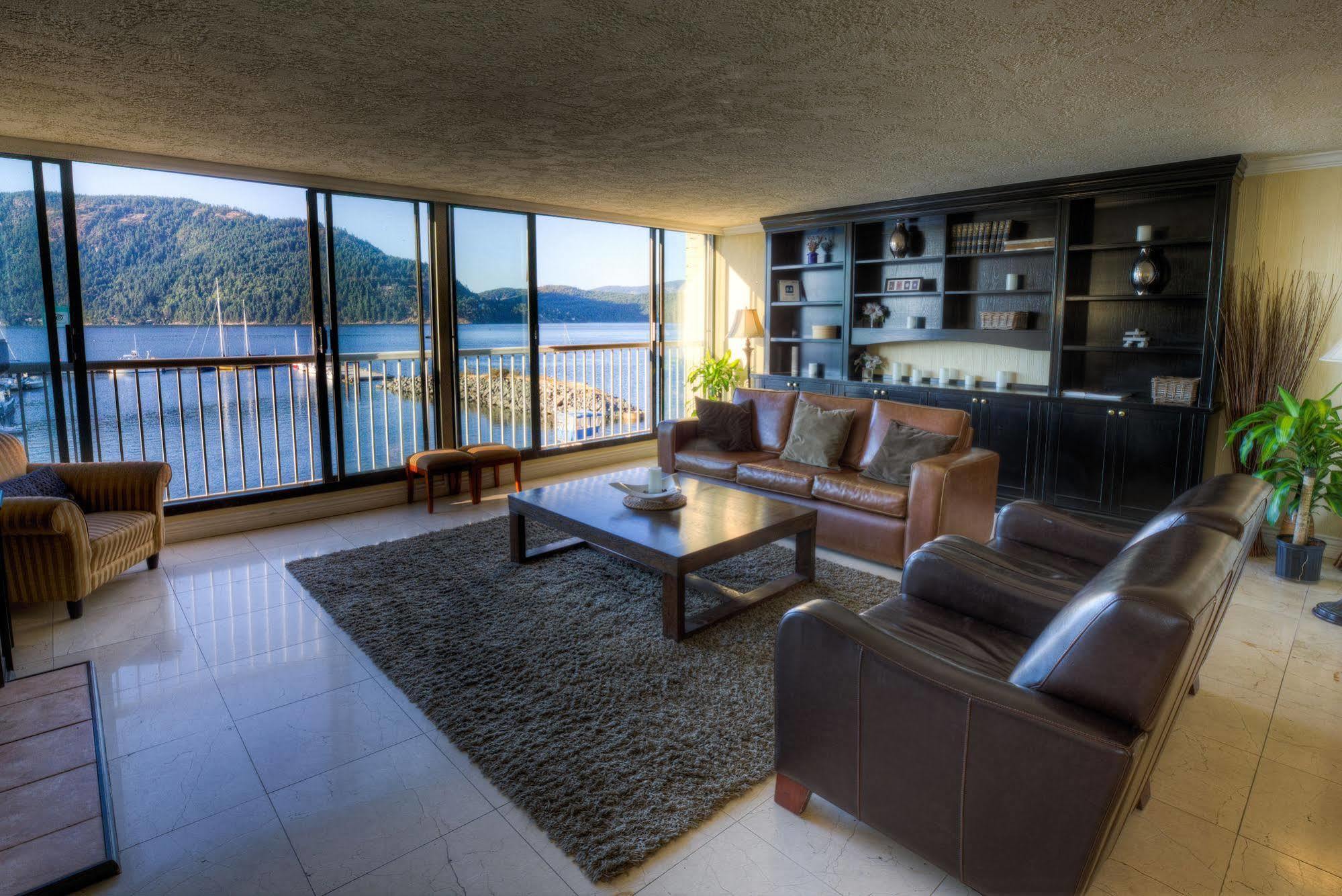 Oceanfront Suites At Cowichan Bay Exterior photo